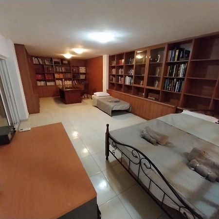Bibliotheque Vintage Studio & Easy Garden Ираклион Экстерьер фото